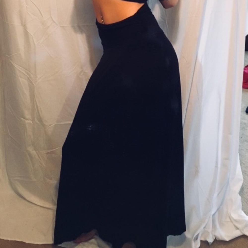 Black long skirt